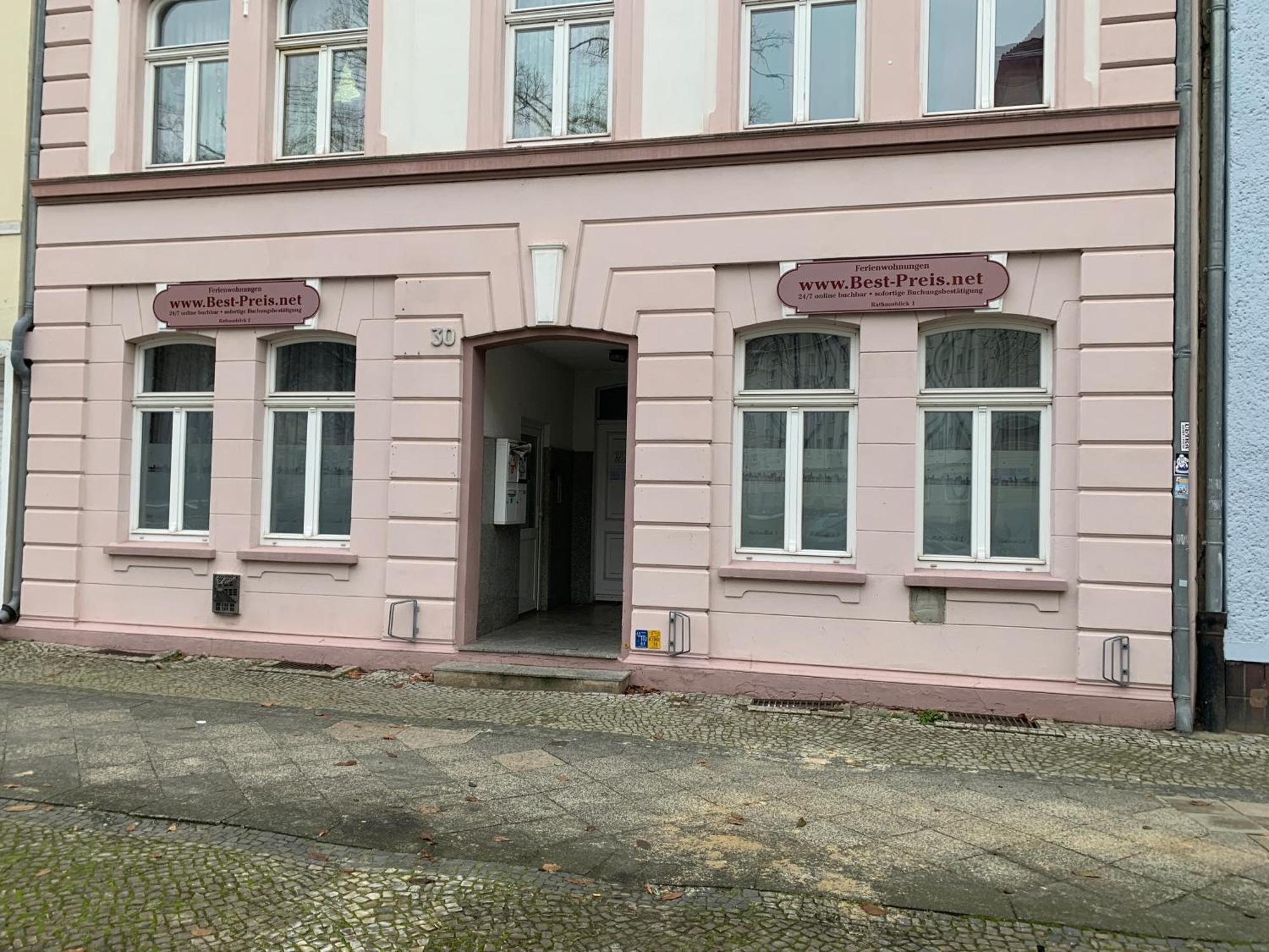 Best-Preis Fewo Rathausblick 2 - Zentrale Lage In Wittenberge - 2 Personen - Einzelzimmer - Vollausstattung - Wlan / Prime & Self-Check-In Extérieur photo
